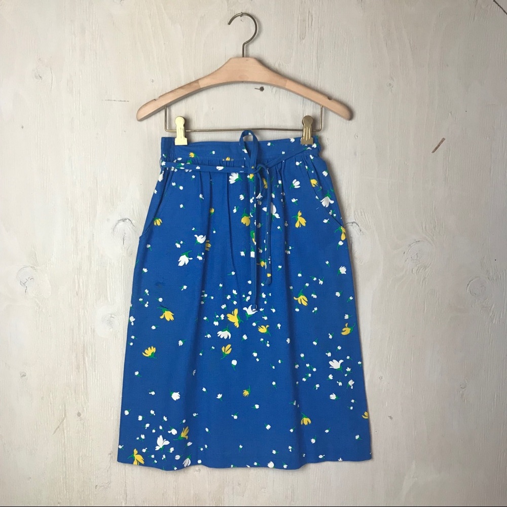 Vintage Hawaiian Flower Skirt with Pockets